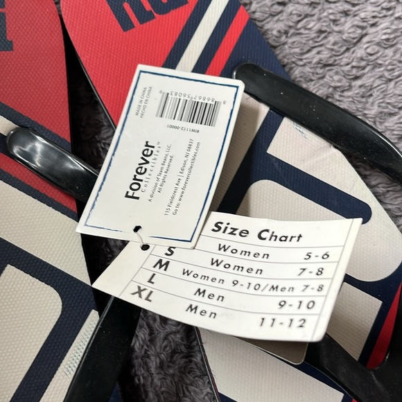 Authentic NY Giants Brand New with tags flip flops - Picture 4 of 6